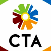 Logotipo do Centro Tecnológico de Acessibilidade. O fundo é branco. À esquerda, há o desenho de uma flor. Ela tem quatro pétalas, uma de cada cor: verde, azul, vermelho e laranja. As pétalas estão em torno de um círculo branco com borda amarela, no centro da flor. À direita da flor, está escrito CTA, em maiúsculas e em negrito. Abaixo, aparece: Centro Tecnológico de Acessibilidade.