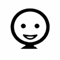 Logotipo do software Prancha Fácil, com fundo branco em formato quadrado. Ao centro, há a representação do rosto de um boneco com traços simples e contornos na cor preta. Os olhos são redondos, a boca exibe um sorriso aberto e não há representação de nariz.